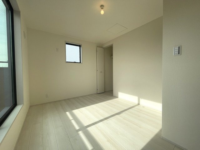 【洋室】 | 練馬区貫井4丁目　新築一戸建住宅（成増店） | 3階5.3帖の洋室。