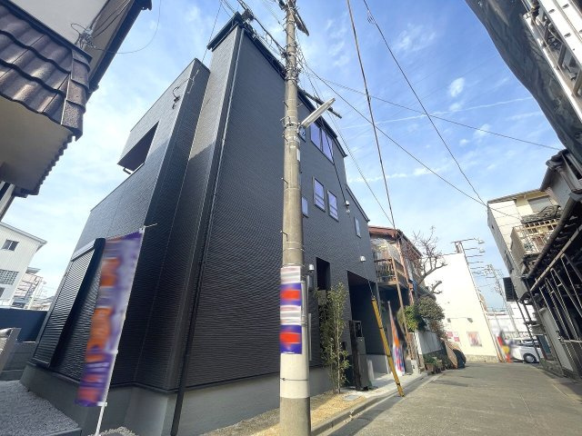 【外観】 | 練馬区貫井4丁目　新築一戸建住宅（成増店） | 【設計性能評価+建築性能評価W取得】
耐震等級など5分野6項目においてMAX等級を取得！