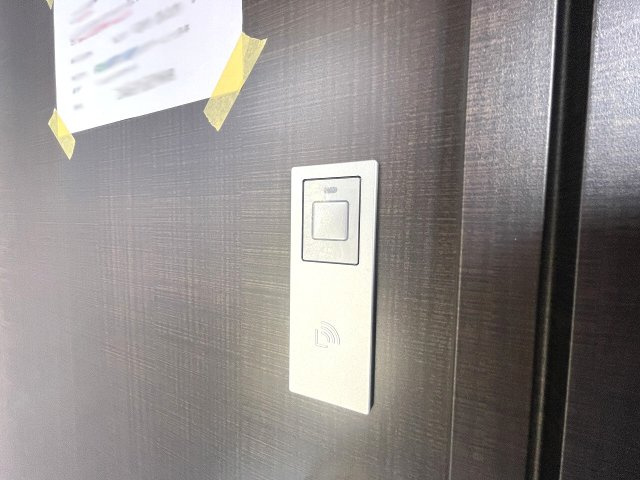 【その他】 | 練馬区貫井4丁目　新築一戸建住宅（成増店） | 鍵をかばんに入れたままタッチするだけで施錠・解錠が可能なスマートキーシステム
