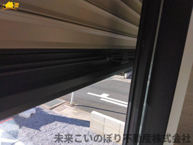 【設備】 | LIGARE久喜市本町10期2号棟 | シャッター雨戸付きで防犯面も安心です
