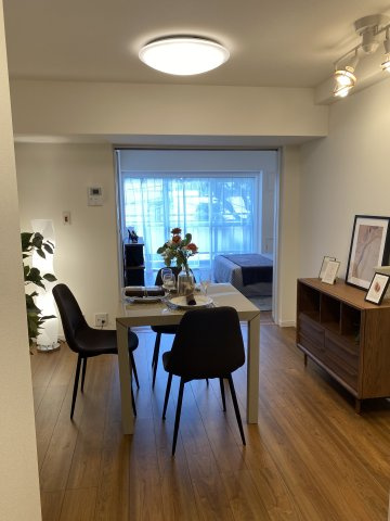 レックス四谷の居間・リビング|ダイニングキッチン（リフォーム後、入居前に撮影した写真です）