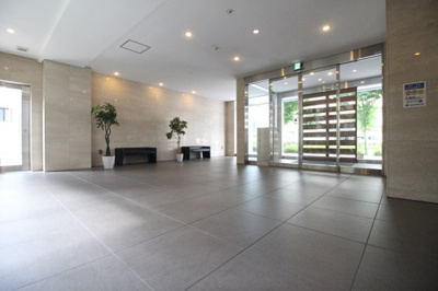 【エントランス】 | クローバー・ソレイユ南田辺 | スタイリッシュでカッコイイ☆エントランス