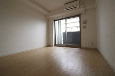 【居間・リビング】 | クローバー・ソレイユ南田辺 | 洋室　7.32帖　東向きのお部屋