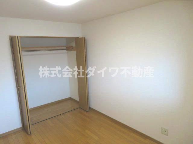 グランデュールの収納|洋室北側CL
