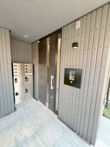 ＧＬＯＷ　ＲＥＳＩＤＥＮＣＥのエントランス|オートロック