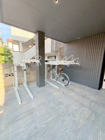 ＧＬＯＷ　ＲＥＳＩＤＥＮＣＥのロビー|駐輪場有