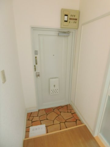 メゾンブライトＡの玄関