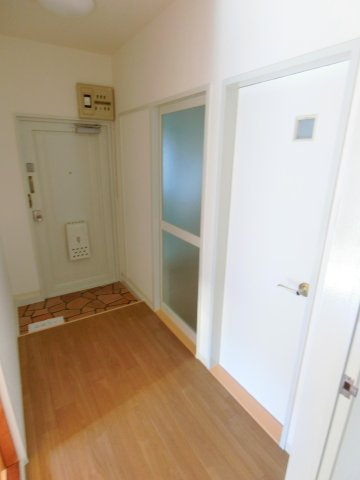 メゾンブライトＡの玄関