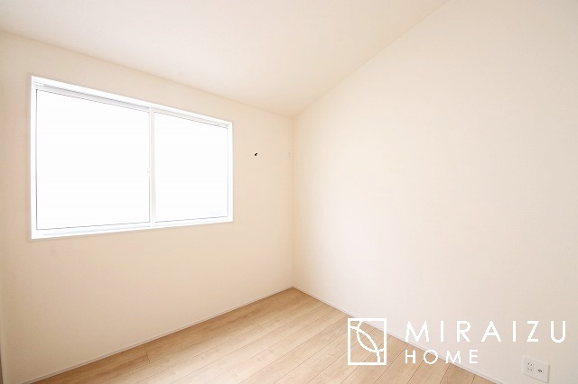 【内装】 | ご家族様のプライベート空間が確保できる素敵な間取りです。また敷地ゆったりですので、おうち時間を楽しむのにもぴったりですね♪
