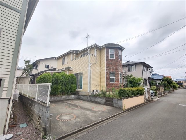 【前面道路含む現地写真】 | 狭山市根岸1丁目　全１区画 | 物件の外観です