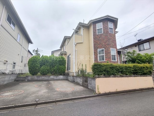 【前面道路含む現地写真】 | 狭山市根岸1丁目　全１区画 | 物件の外観です