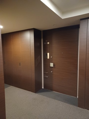 ウェリスシティ大森タワーの玄関