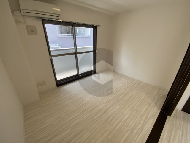 ルミエール・フジの洋室