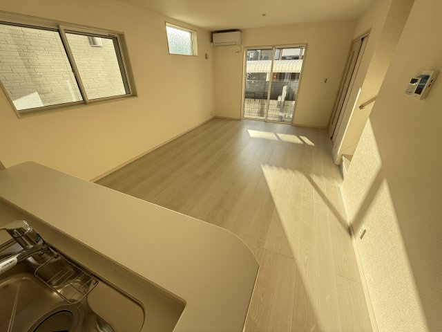 Livele Garden.S堺北区東上野芝町5期　2号棟の居間・リビング