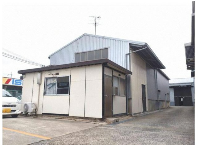 堺市美原区多治井　貸倉庫の外観