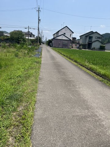 土地　太郎丸北郷の前面道路含む現地写真|北道路