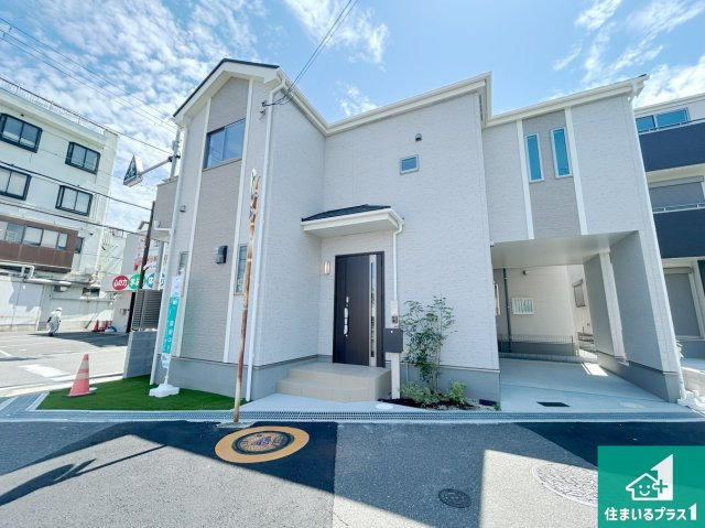 高槻市昭和台町　新築一戸建ての外観|周辺は落ち着いた街並みの住宅地！子育てがしやすい住環境です！気になることがありましたら、お気軽にお問い合わせください！