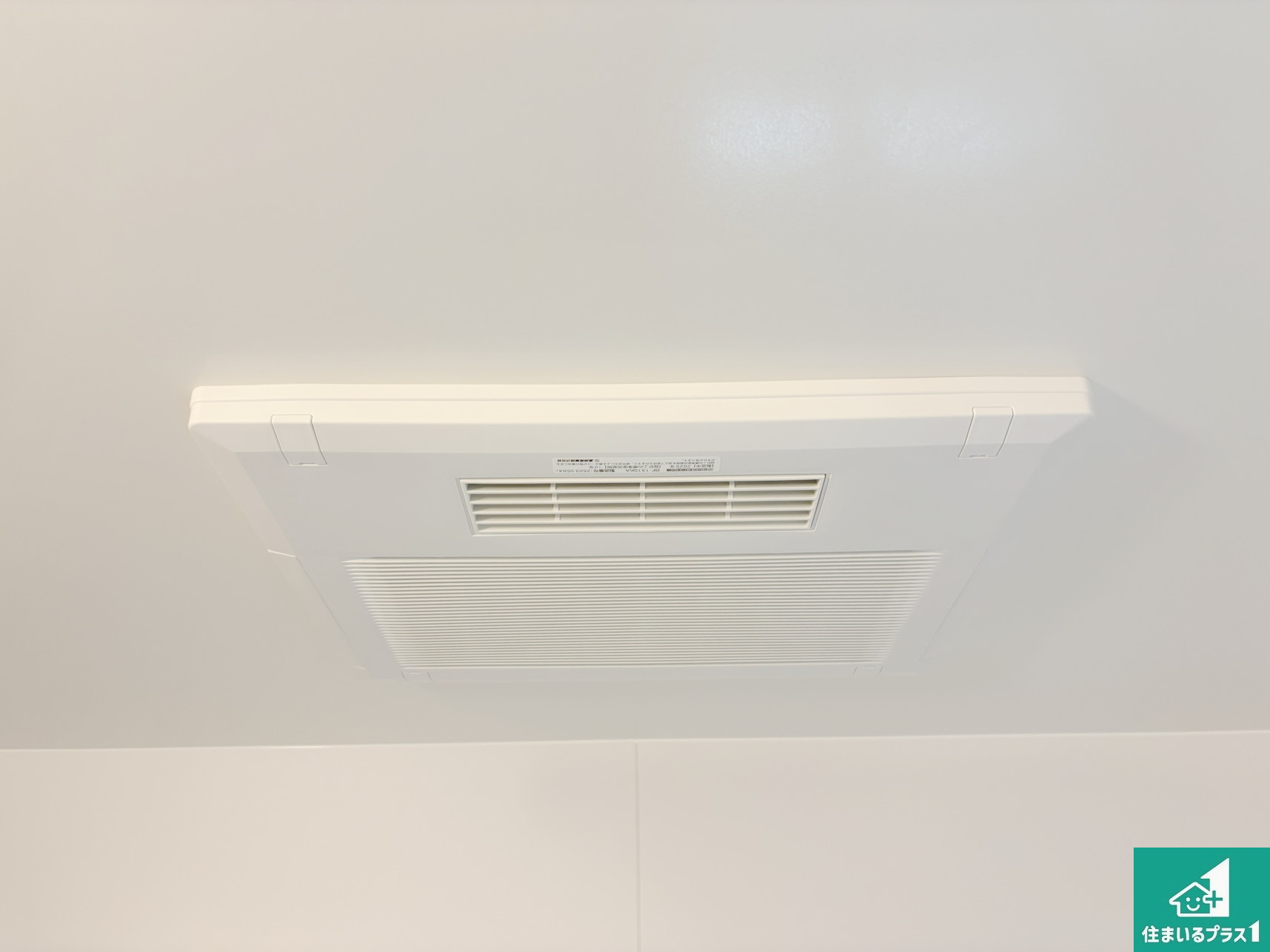 高槻市昭和台町　新築一戸建ての冷暖房・空調設備|四季を通して快適なバスライフをお手伝いする浴室暖房乾燥機！浴室の乾燥・暖房・涼風・換気はもちろん、２４時間換気にも対応！