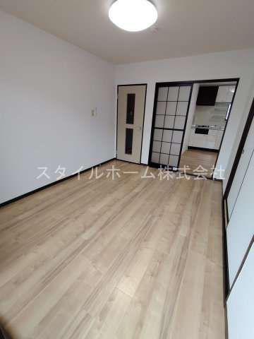 フレグランス　フォレBの居間・リビング