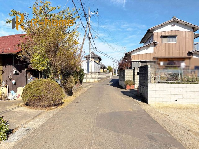 守谷市野木崎1期　新築戸建て　1号棟の前面道路含む現地写真|『今から見たい！』大歓迎です♪
お気軽にＲ－ｈomeまでお問い合わせください。
