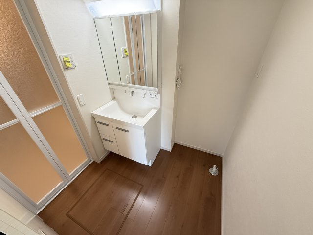 石津町中1期1棟の洗面所