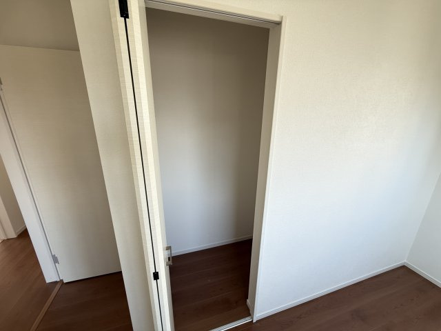 石津町中1期1棟の収納