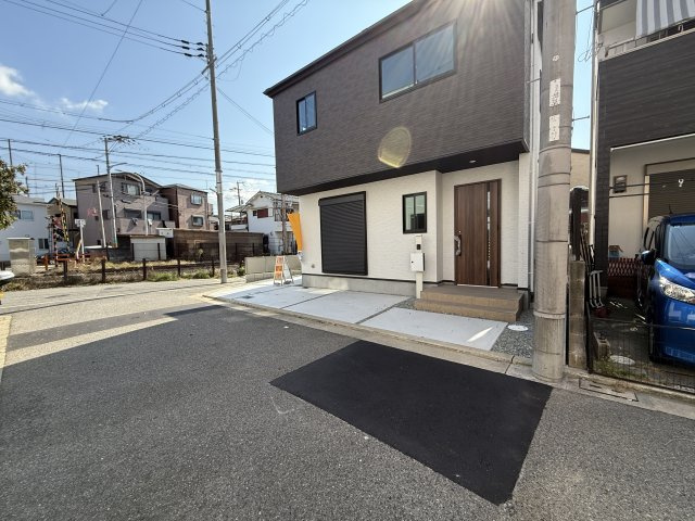 石津町中1期1棟の前面道路含む現地写真