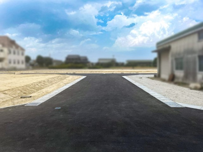 【前面道路含む現地写真】 | 亀山市能褒野町《全7区画》