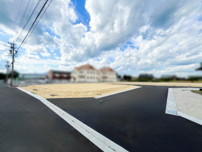 【前面道路含む現地写真】 | 亀山市能褒野町《全7区画》