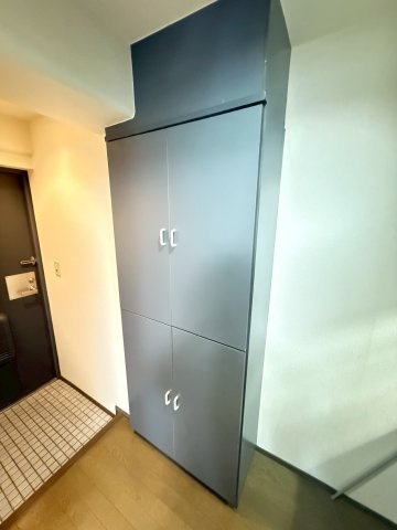 コスモフォーラム四条の収納|キッチンスペースにある収納です。パントリーのような使い方も可能です。