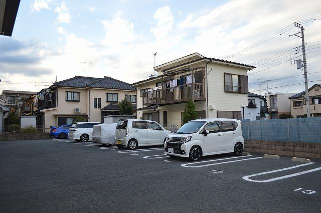 フェリスタ宮沢の駐車場