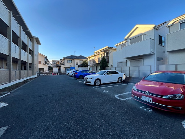 フェリスタ宮沢の駐車場