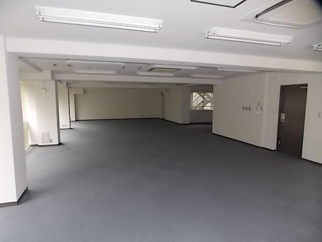 第２下川ビルのロビー| 