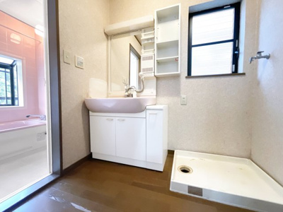 【独立洗面台】 | 宇治市明星町３丁目　中古戸建 | 水回りのリフォームはご相談下さい。「リフォームも住宅ローンで借りれるのかしら？」色んなご質問にお答えします。
