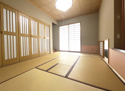 【和室】 | 宇治市明星町３丁目　中古戸建 | 【和室6帖】リビングの続きにある和室は収納もたっぷり（床の間あり）お客様をおもてなしするのにも良いお部屋ですね。