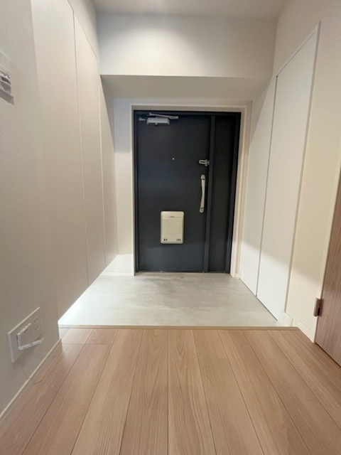 ベルエア第二川口の玄関|玄関（写真はリノベーション後の室内写真）