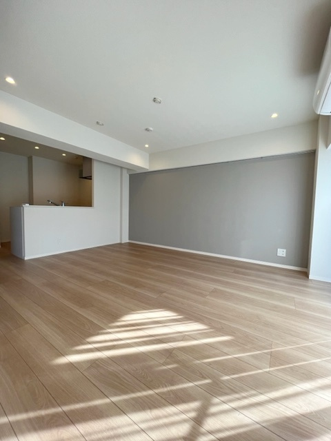 ベルエア第二川口の居間・リビング|リビングダイニング。令和4年1月に内装リノベーション履歴あり（写真はリノベーション後の室内写真）