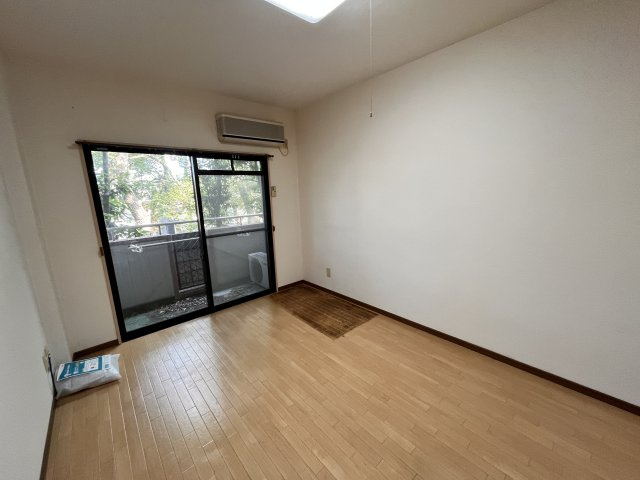 グリーンハウス緑地の居間・リビング