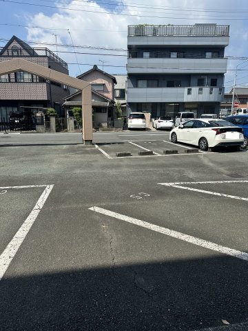 ベルハイムＯＫＡＤＡの駐車場