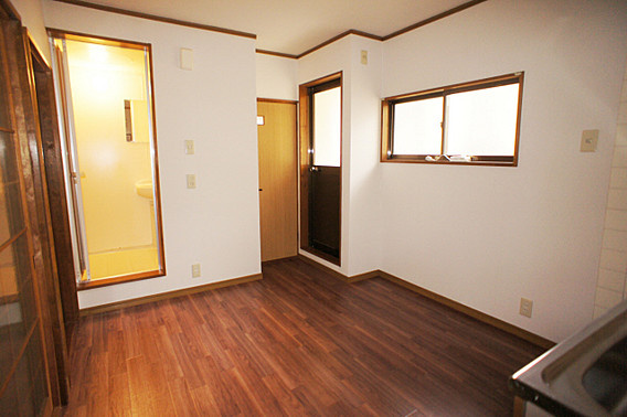 神港ハイツの居間・リビング