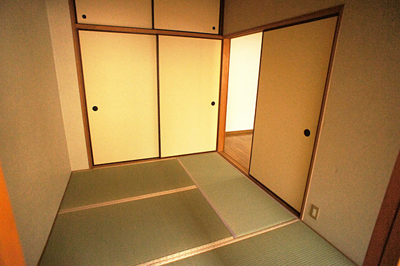 神港ハイツの和室