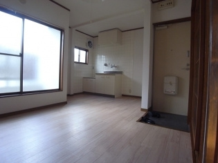 神港ハイツの居間・リビング