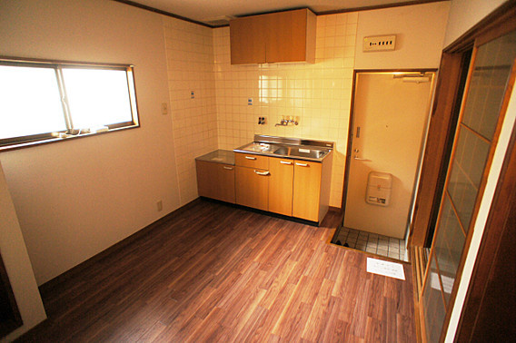 神港ハイツの居間・リビング