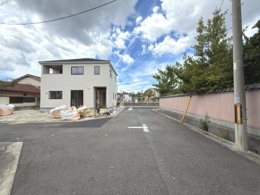 堺市北区東上野芝町　第1期　新築一戸建ての前面道路含む現地写真