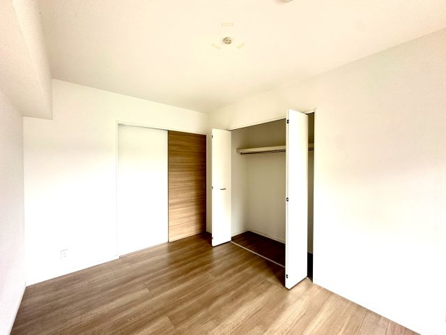 グランシャリオ王子の洋室|光と風を感じる開放的な洋室で、上質な日常がはじまります。