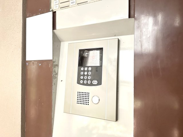 グランシャリオ王子の防犯設備|暮らしに安心をプラス。オートロック付きで不審者の侵入もシャットアウト。