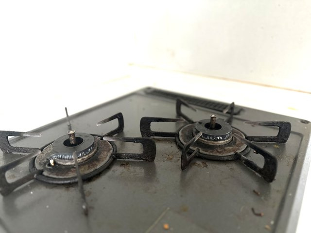 グランシャリオ王子のキッチン|3口ガスコンロで、同時調理もスムーズに。忙しい毎日にうれしい機能です。