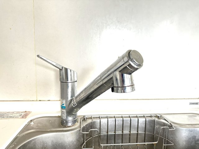 グランシャリオ王子のキッチン|キッチンにうれしい浄水機能付き水栓。ハンドシャワーで使い勝手も抜群、毎日の家事がちょっと楽しくなります。