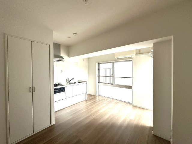 グランシャリオ王子の居間・リビング|洗練されたデザインと開放感が調和した、日々の暮らしに特別感を添える空間。