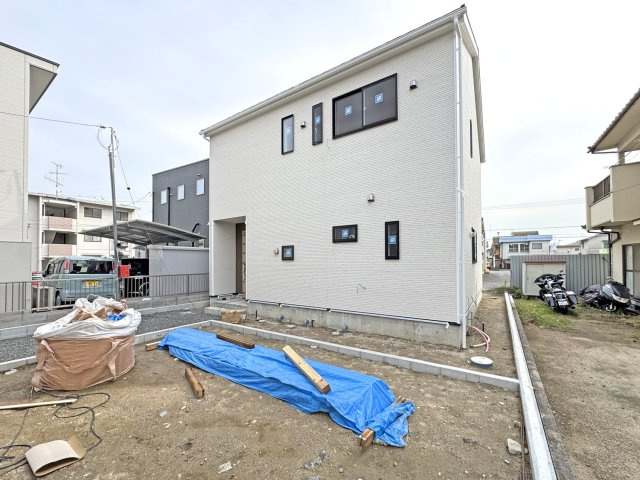 ★先着順販売受付開始！
★子育てグリーン住宅：40万円交付対象物件
耐震+制震の家 南蔵王町：2号棟
◎住宅性能評価取得物件
◎価格への挑戦と性能にもこだわった家
◎フレスタ蔵王店まで徒歩4分